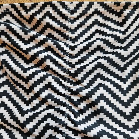 Xhilaration Chevron Stripe Bikini Bottoms Pink Tan Black Juniors M Scoop Tie - Picture 6 of 7